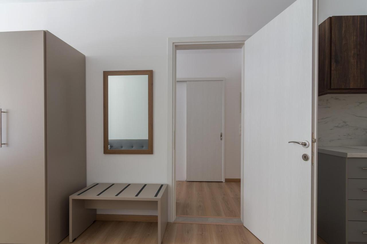 Leochares Lifestyle Apartments - Self Check-In Atene Esterno foto